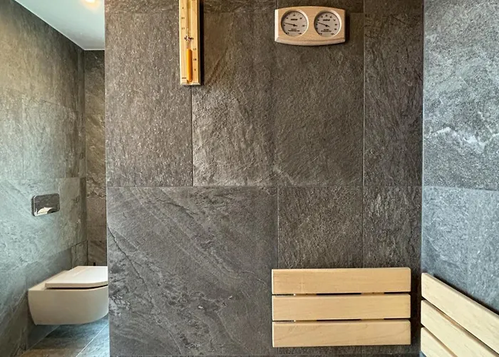 W Hill Karkonosze & Lodge Sosnowka (Jelenia Gora)