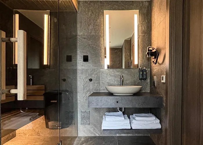 W Hill Karkonosze & Lodge